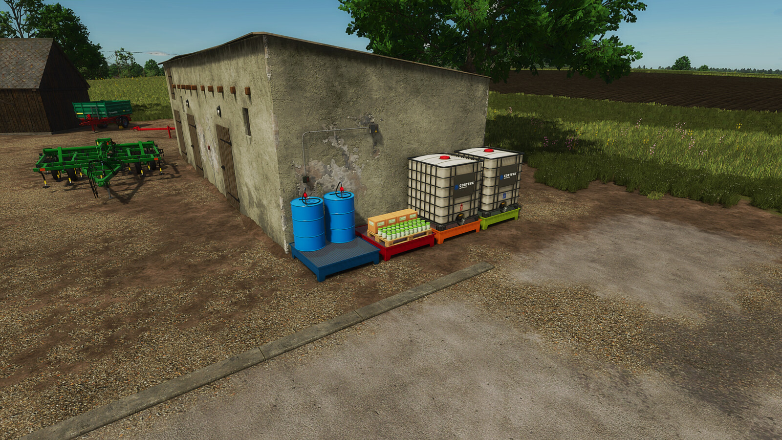 Fuel Tank With Grating