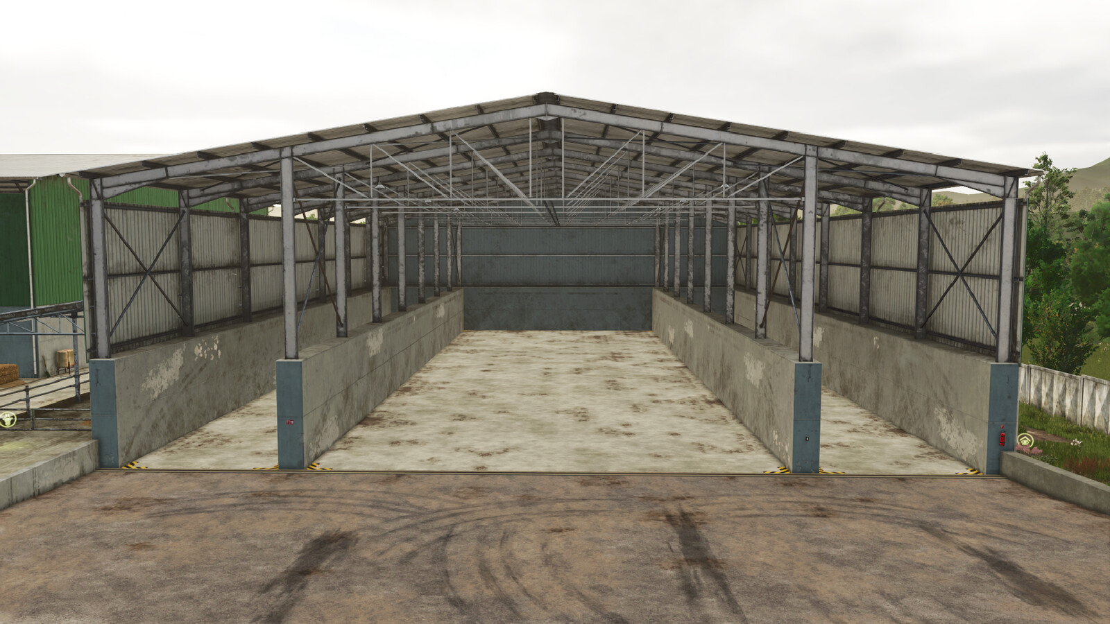 Lizard Covered Multi Bunkersilos